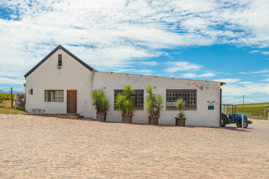 6 Bedroom Property for Sale in Lyndoch Western Cape